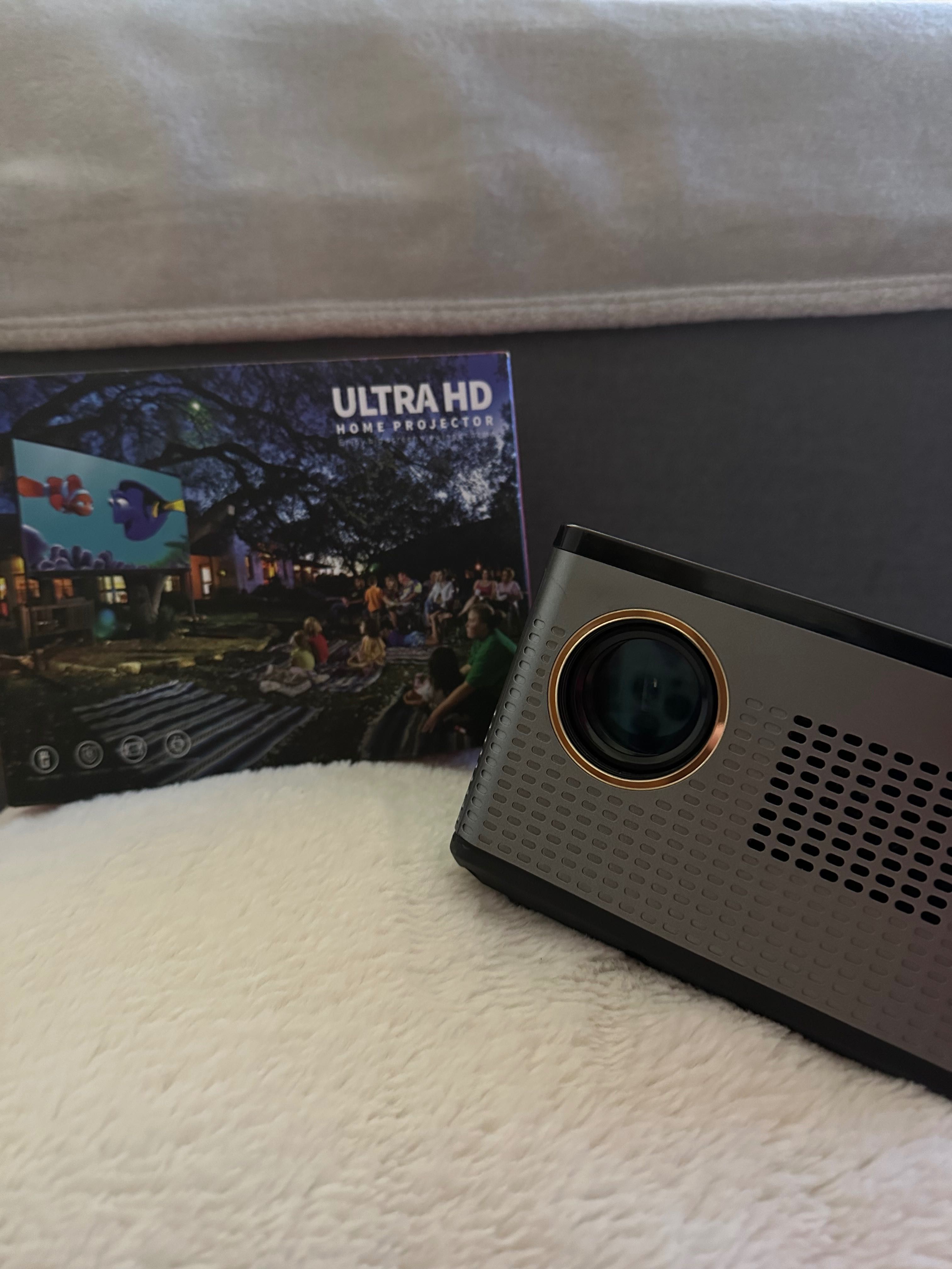 Projetor Profissional Ultra HD - Novo na Caixa