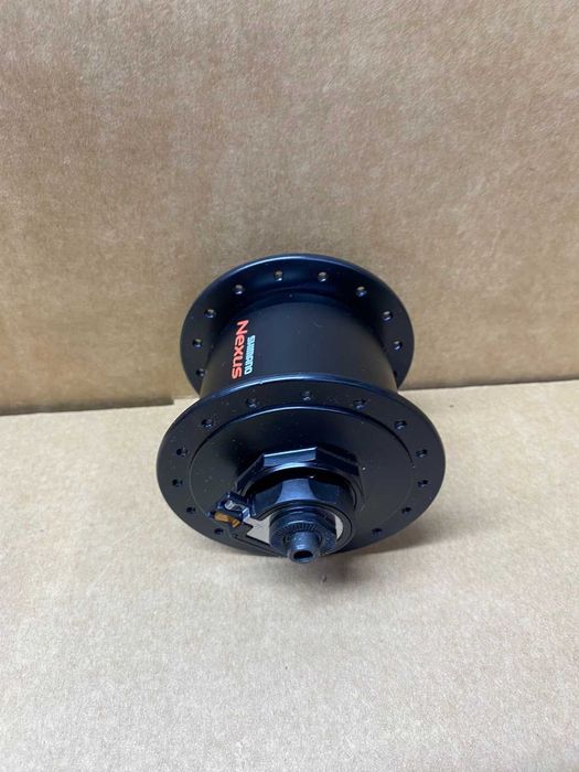 Динамо-втулка Shimano C3000, 6V 3.0V, передня втулка, 32G, 100/5 мм