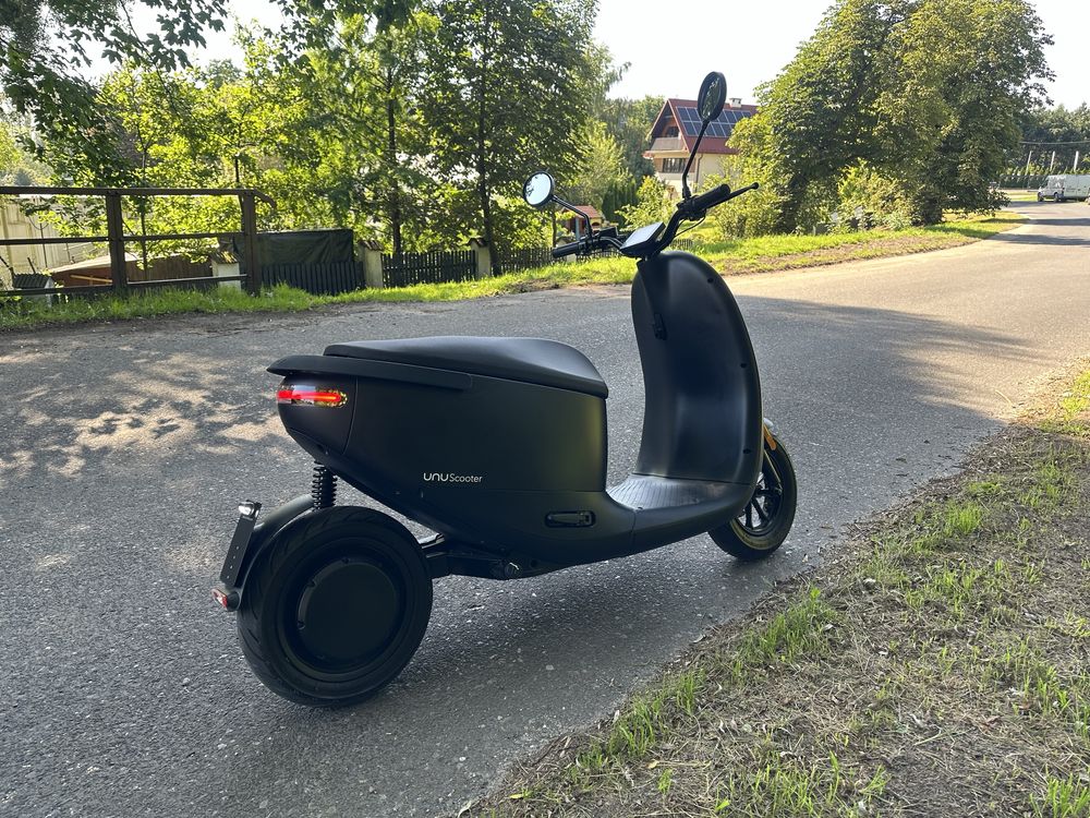 Skuter elektryczny 4000W UNU limited ed. Zasięg 120KM Vespa