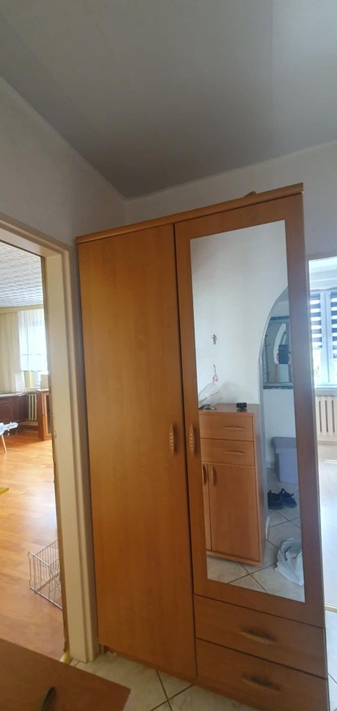 Szafa w dobrym stanie