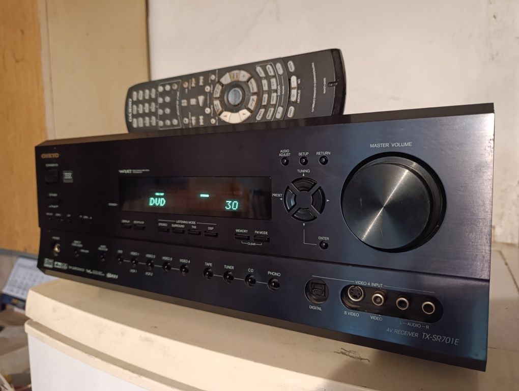Amplituner kina domowego Onkyo tx sr701E