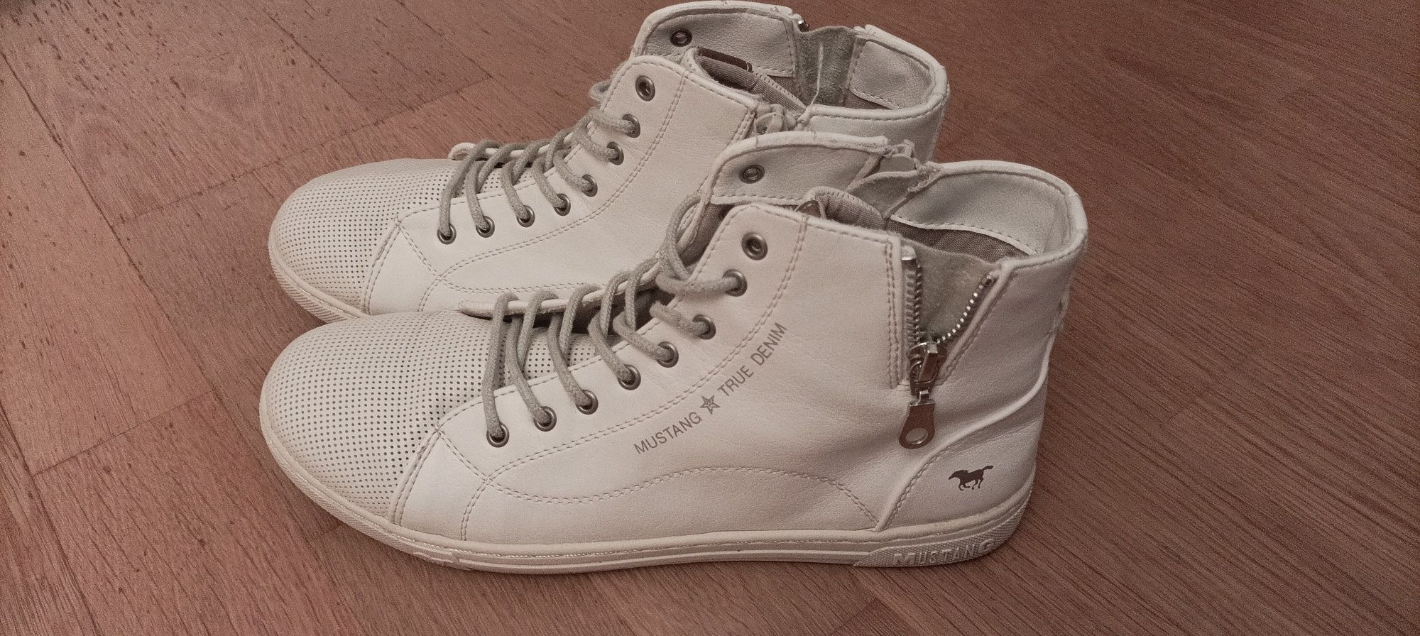 Buty damskie Mustang rozm 40