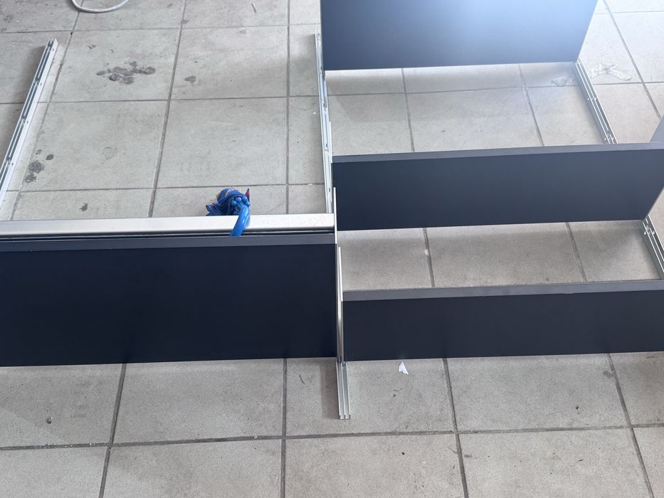 Regał ścienny Vitsoe 606 Dieter Rams czarny