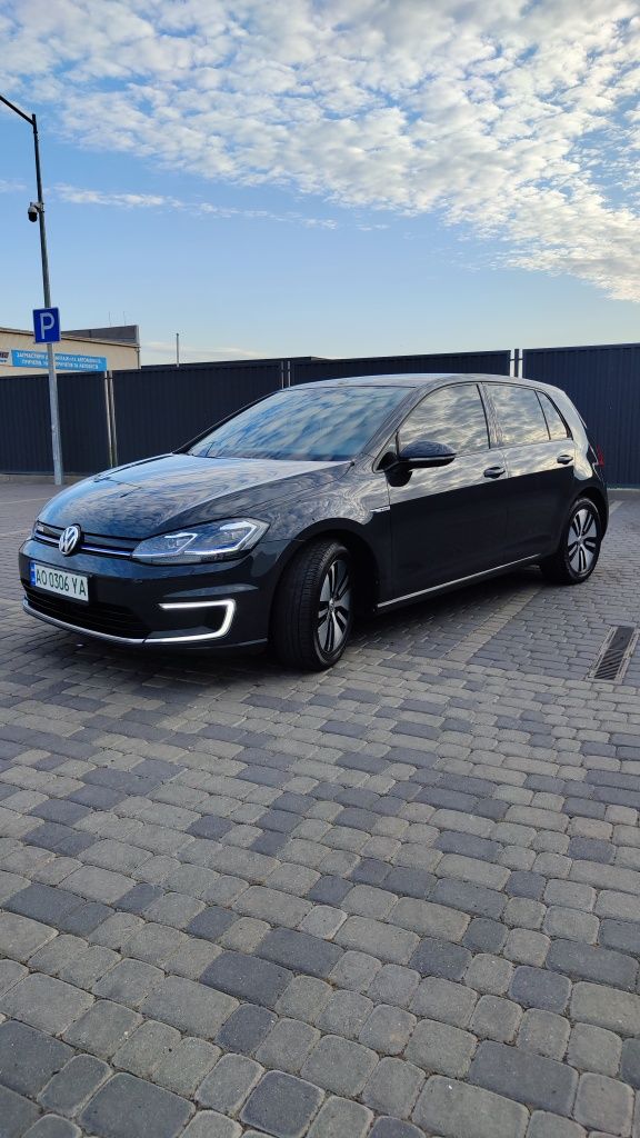 Продам E-Golf 36kw