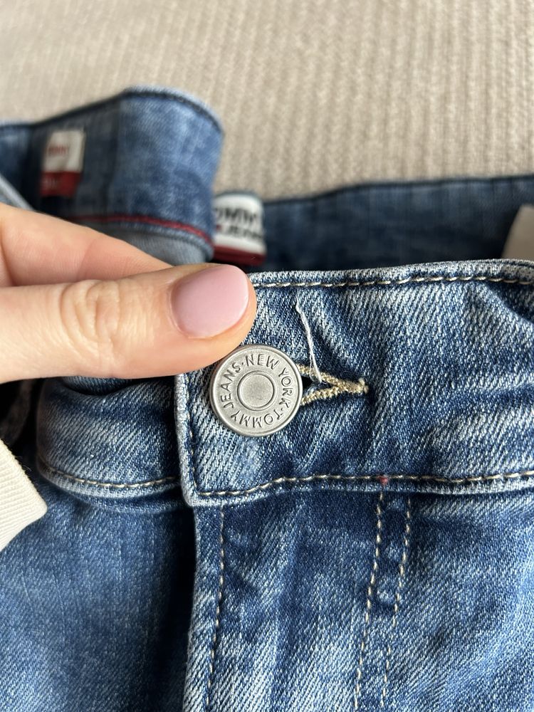 Jeansy Skinny Tommy Jeans Dynamic stretch z przetarciami