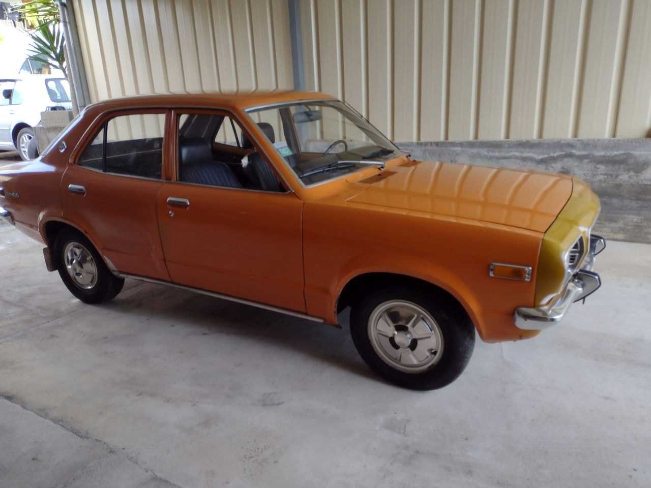 Mazda 818 em estado Original sem Documentos