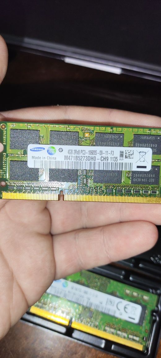 2 плашки SO-DIMM DDR3 4gb (8gb) 1333 mhz