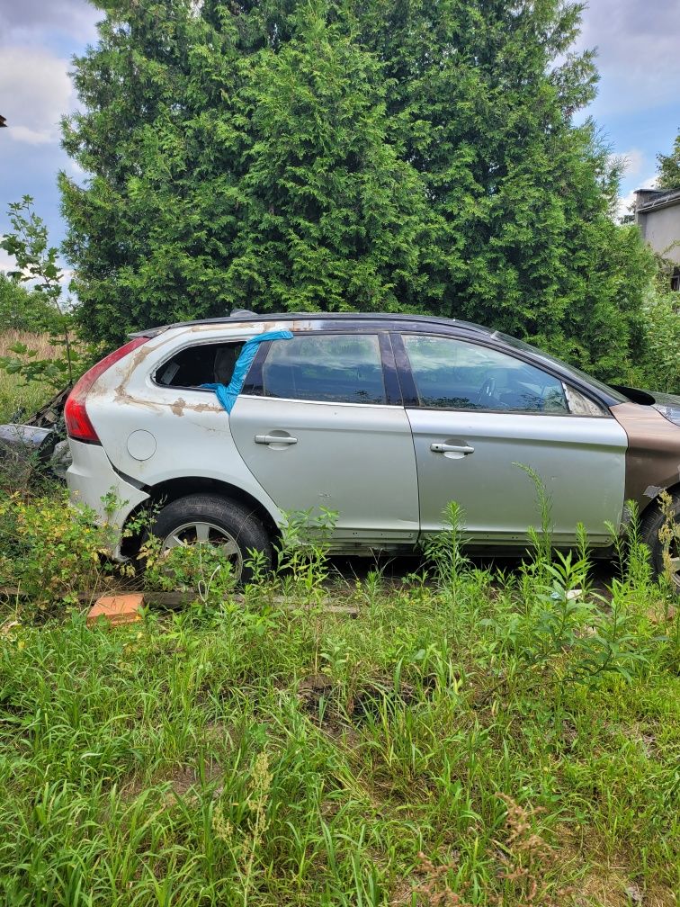 Volvo xc60 .2,4 D d5 Na czesci