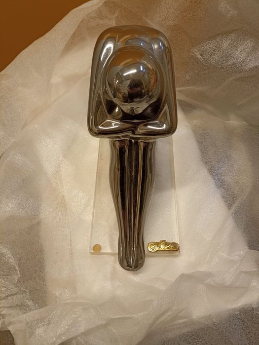 Estátua em porcelana - Pessoa curvada - Marca Galos