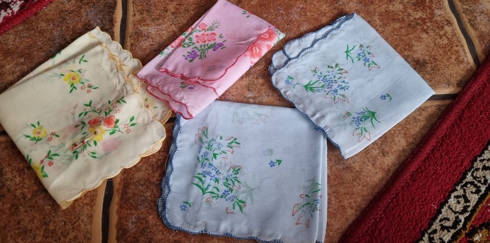 Stare materiałowe chusteczki do nosa PRL