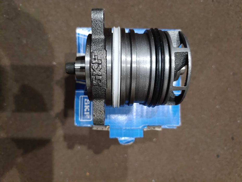 Водяна помпа VW T-5 VW Touareg 2.5 TDI