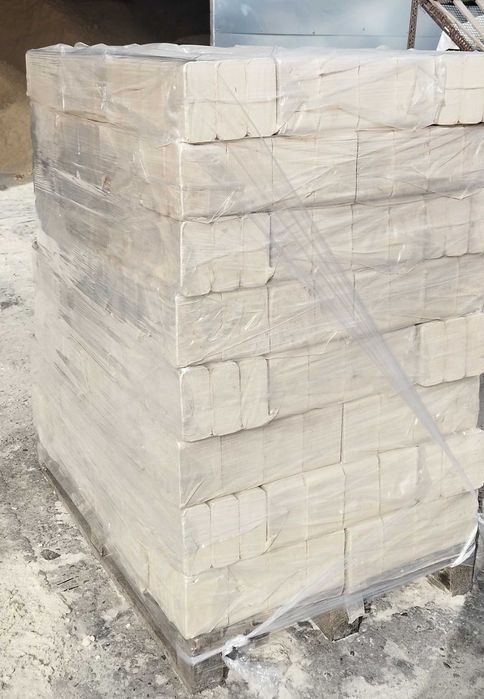 Brykiet bukowy - brzozowy sosnowy dębowy  bukowy  Toruń Włocła. Grudz.