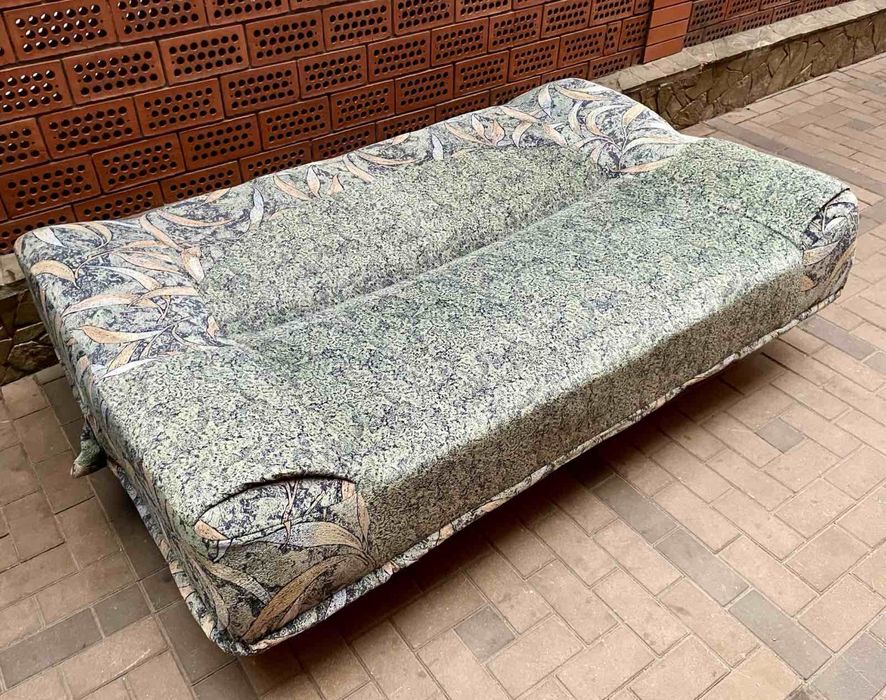 Компактний, стильний диван-ліжко "Алекс"  в НОВОМУ стані.