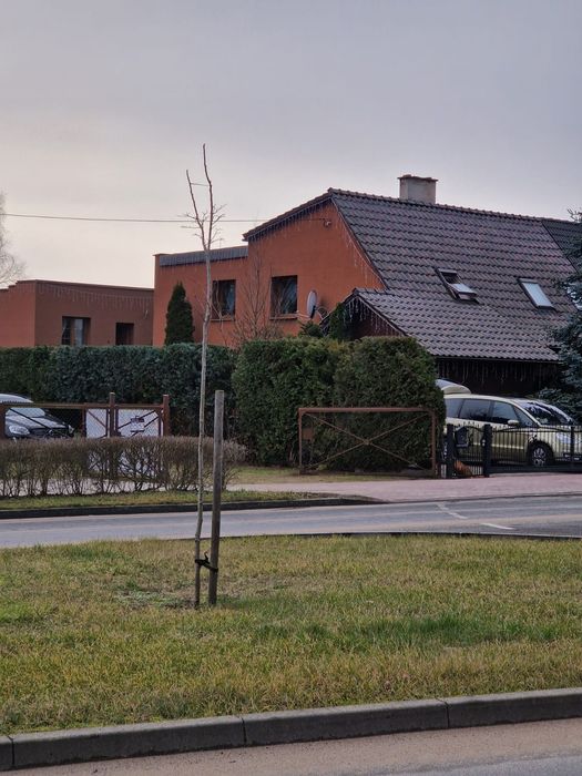 Dom z pięknym ogrodem