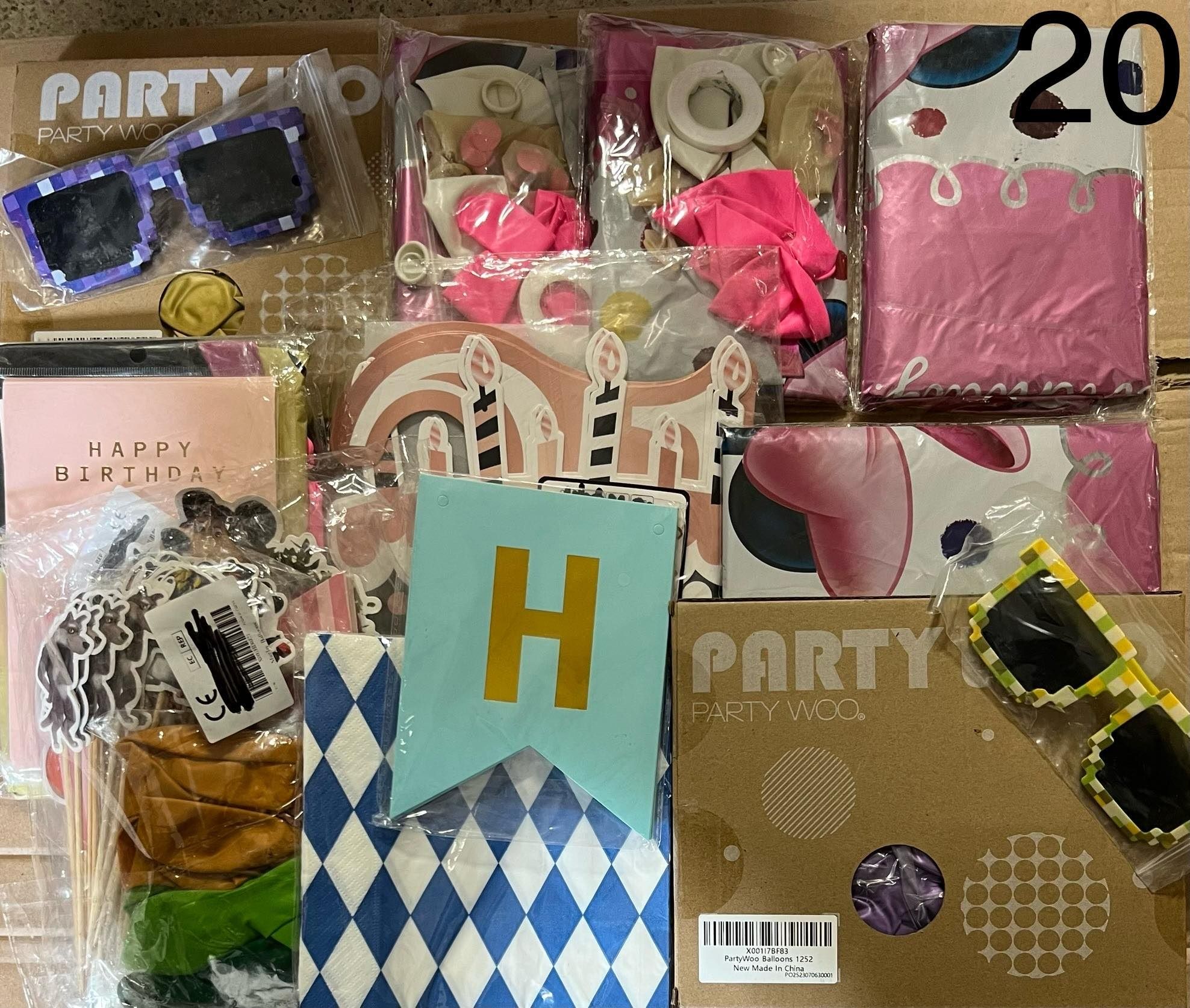 Box imprezowy urodzinowy balony foliowe i zwykłe plus dekoracje