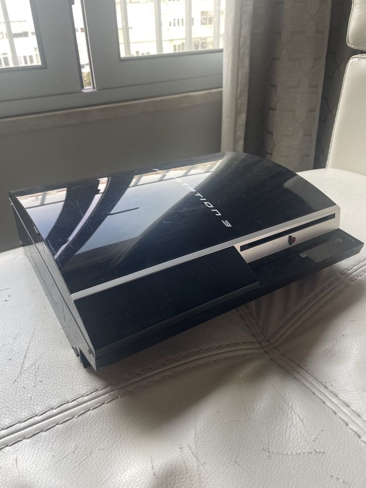 Playstation 3 (160GB) + comando + cabos