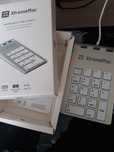 Teclado numérico XtremeMac com 3 portas USB 3.0