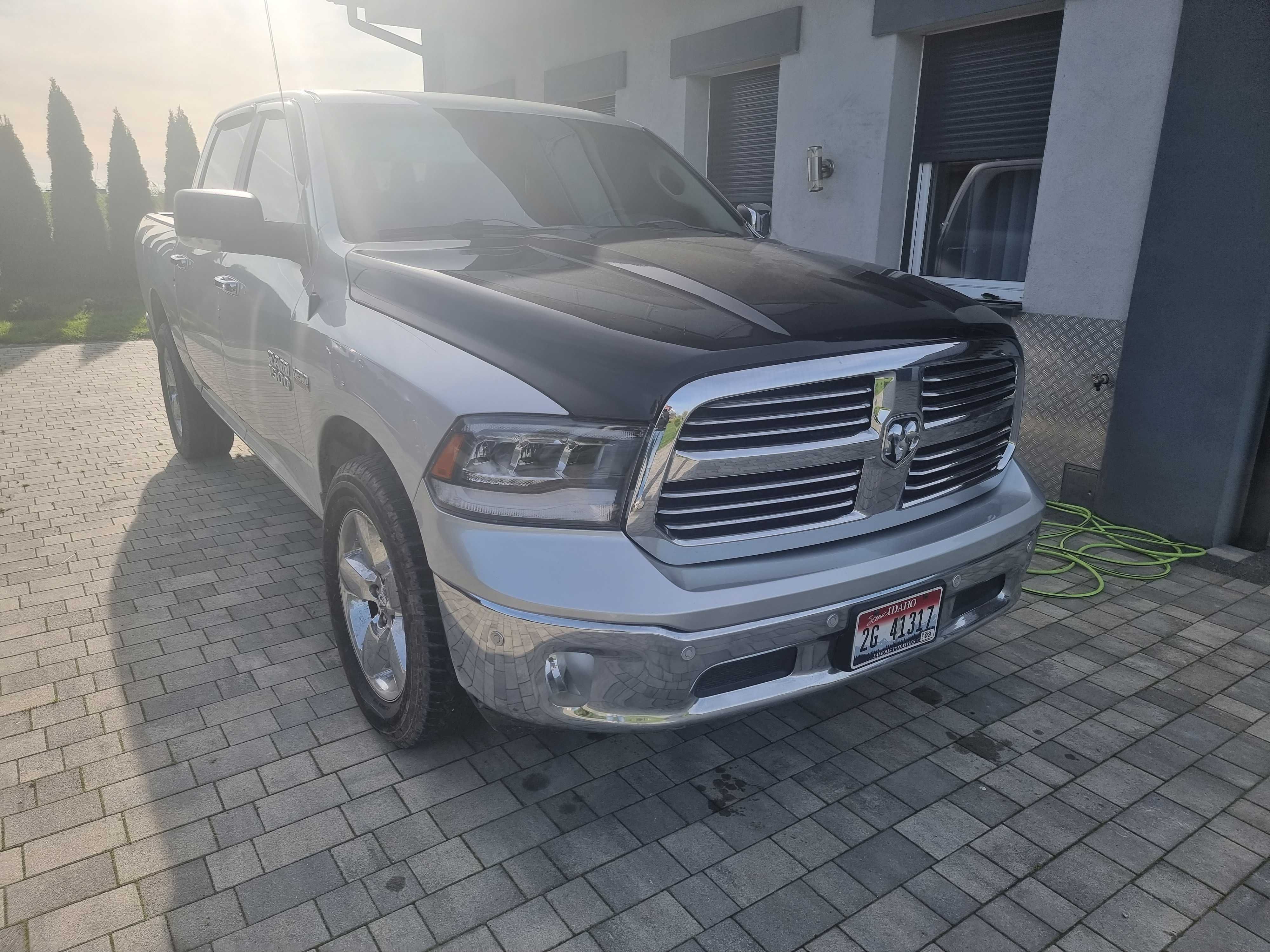 Dodge ram 2014/15r  laramie  full led 4x4 navi zamiana navi dvd po OPl