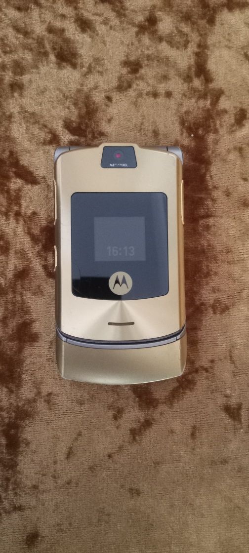 Motorola v3i dolce & gabbana