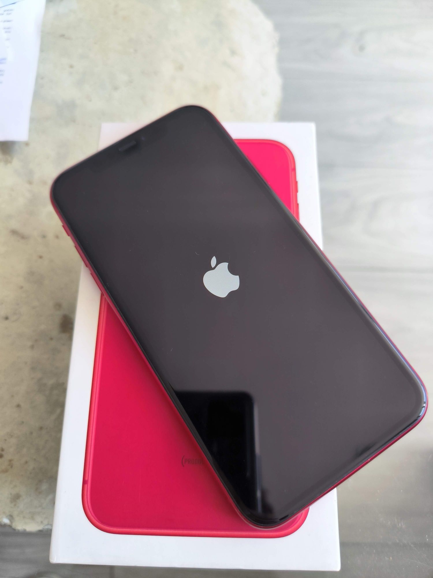 Apple iPhone 11 Red Product  BDB STAN komplet