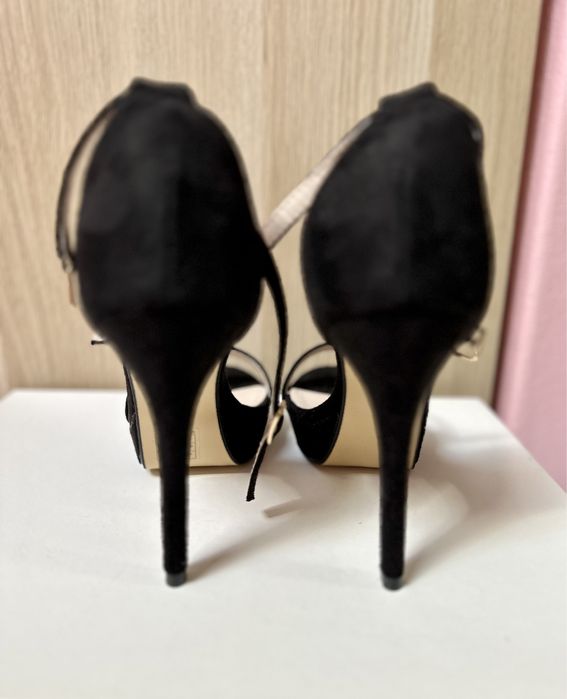 Sandalias Altas Pretas 37 (novas)