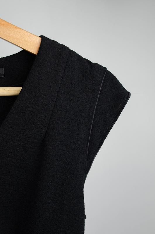 Платье черное облегающее,сукня офісна  чорна з декольте,плаття,H&M