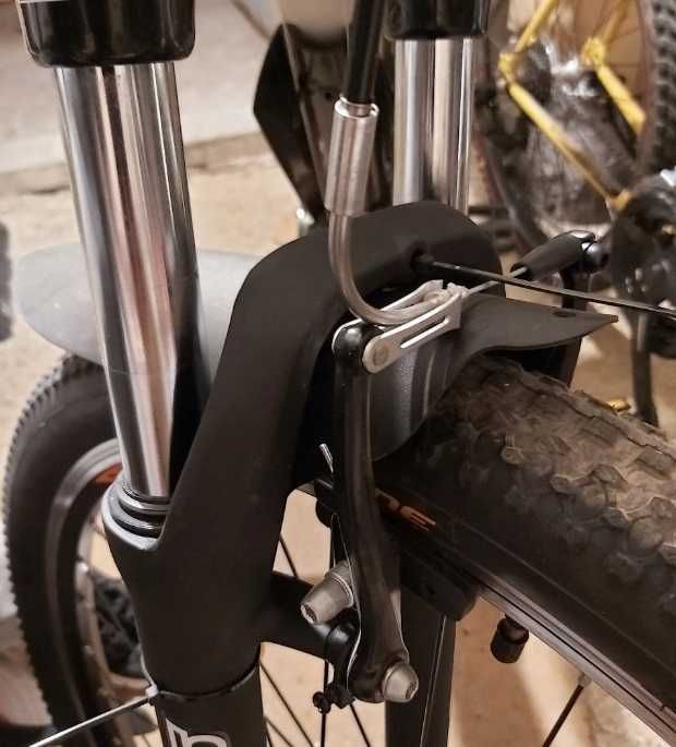 Błotnik rowerowy przedni uniwersalny na przód czarny typu enduro