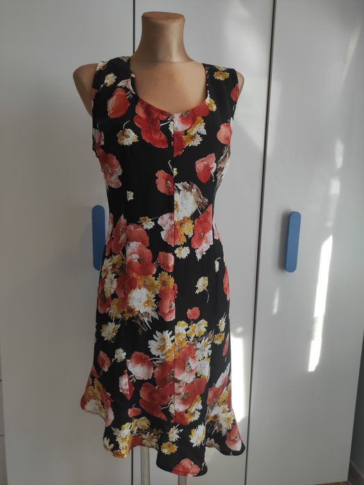 Asymetryczna sukienka w kwiaty vintage