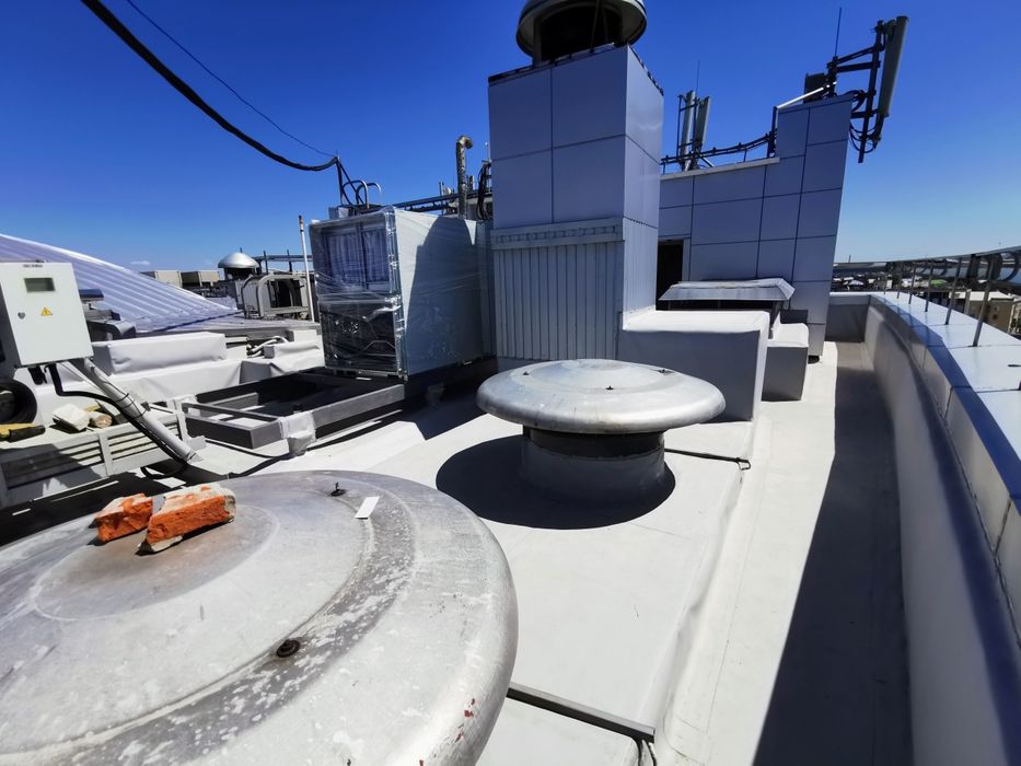 Монтаж ПВХ мембраны. Кровельные работы. Ремонт плоской крыши.