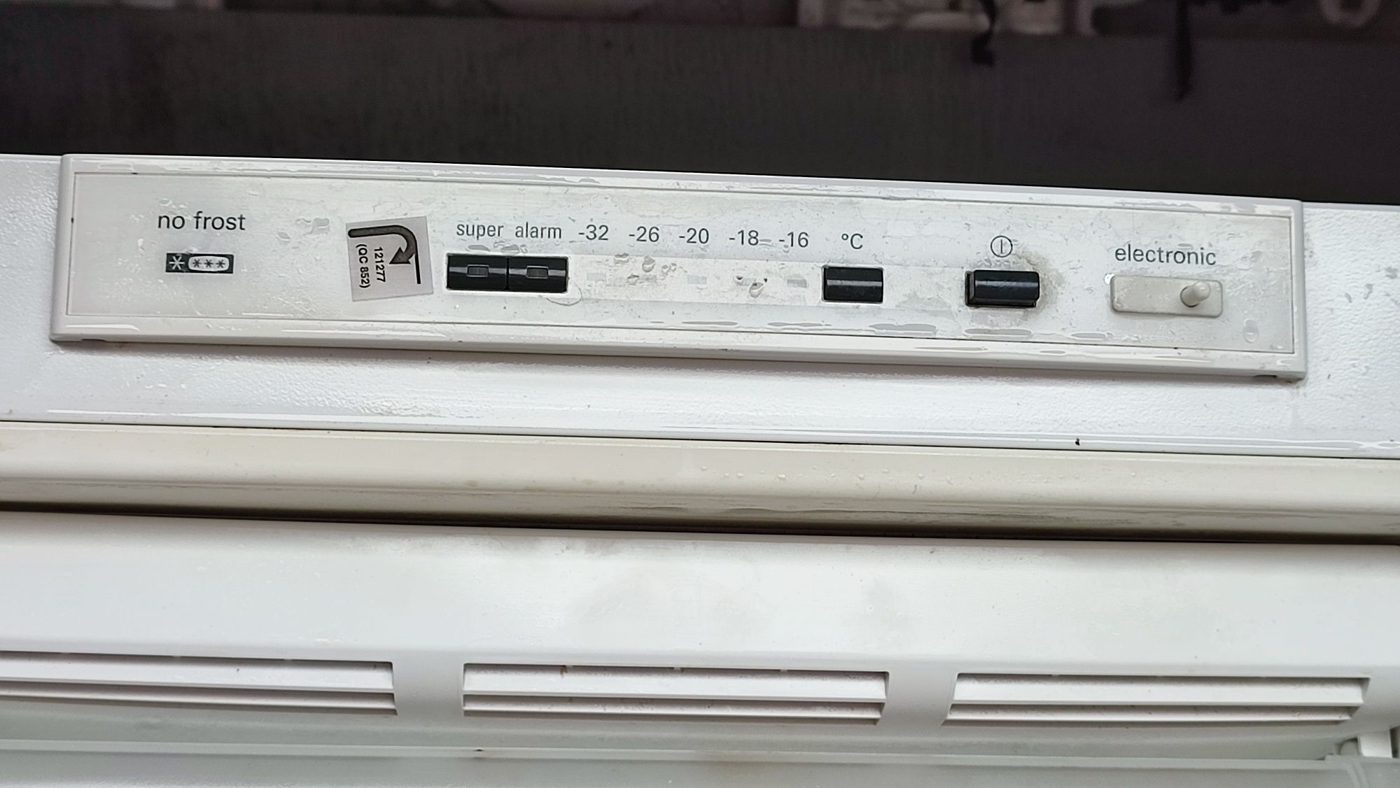 Морозильна камера Siemens FD 8801/200літрів