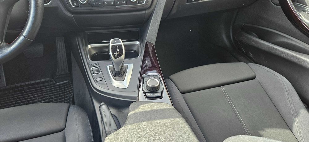 BMW 320d Touring SportLine Auto Nacional