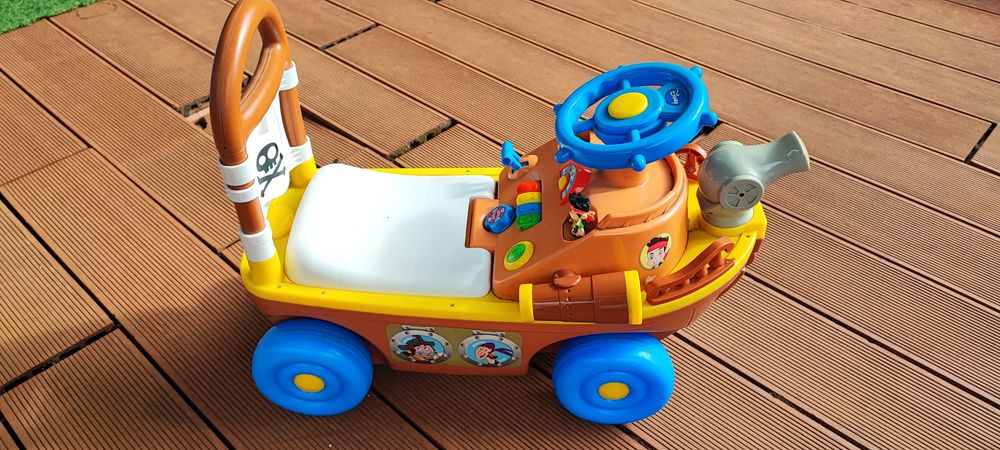 Bicicleta e carro de criança