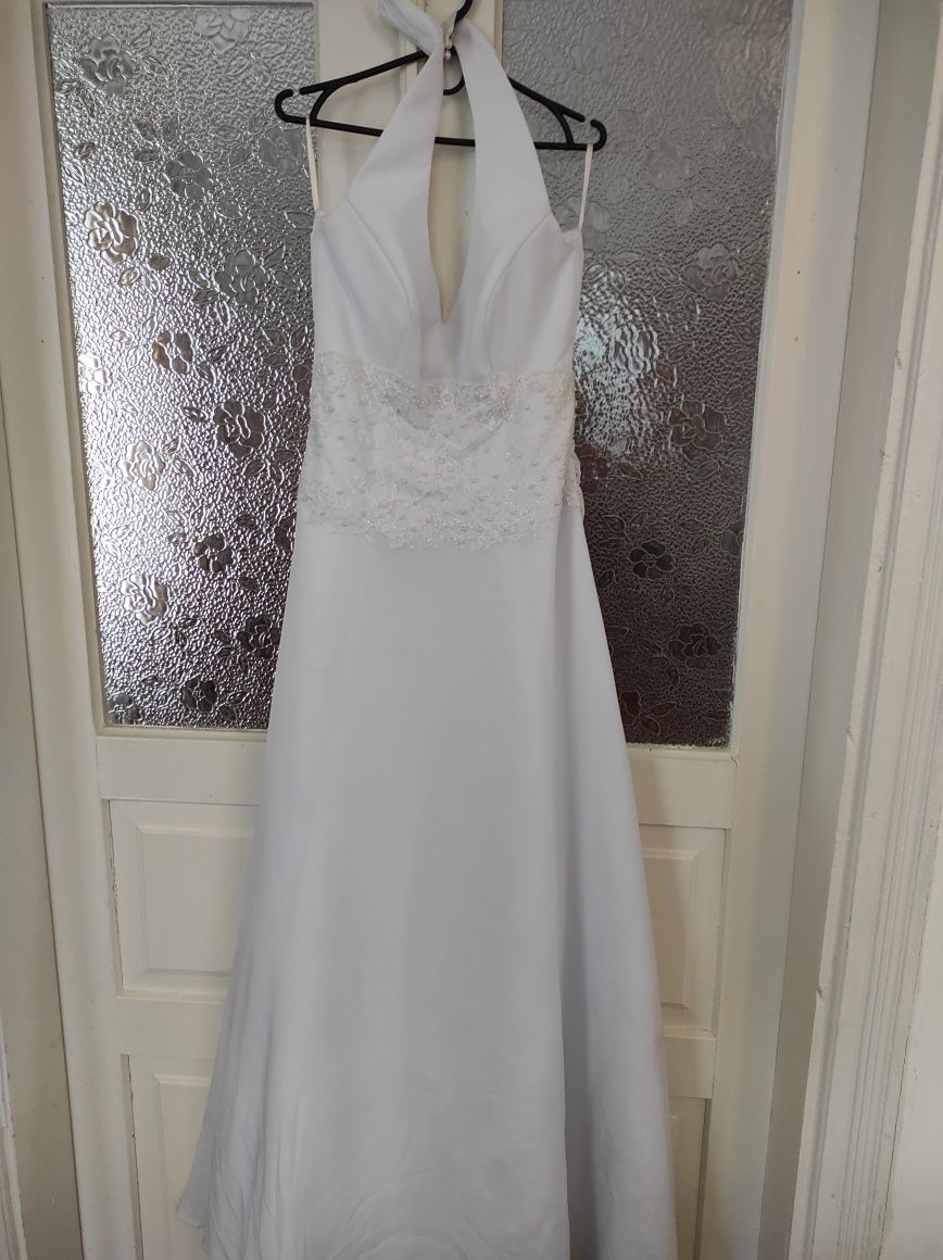 Весільні білі сукні
