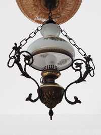 Lampa w stylu rustykalnym