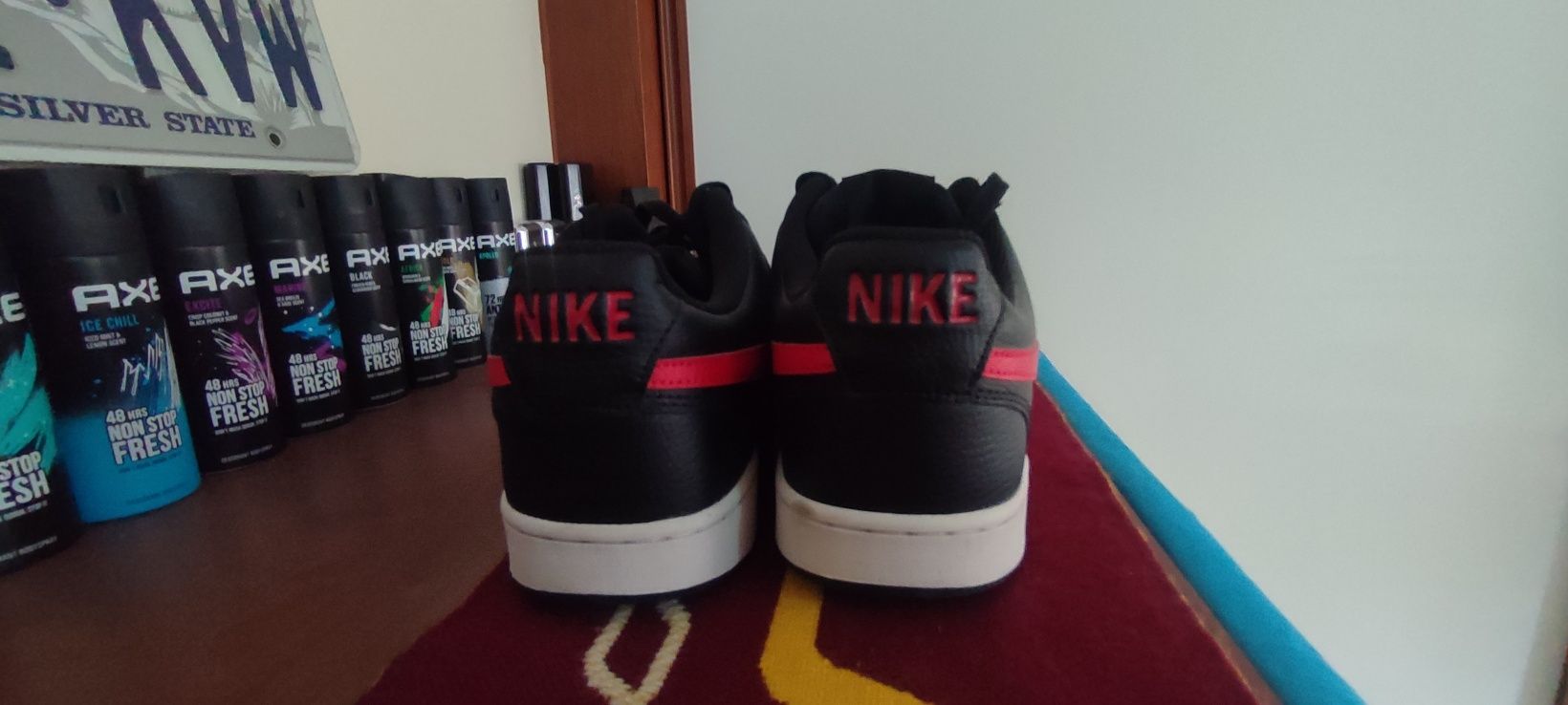 Nike Court Vision Low vermelha e preta NÚMERO 46