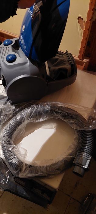 Пилосос хороший як новий потужний