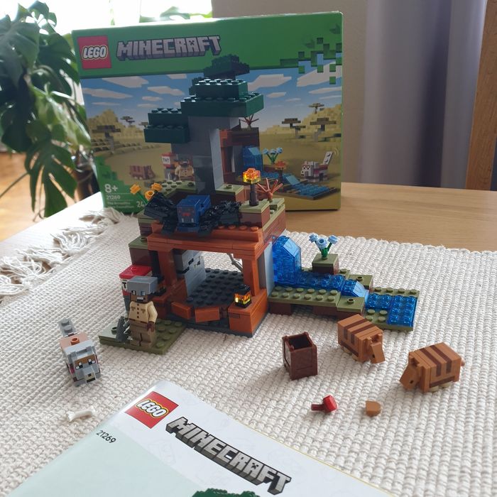 Zestaw Lego Minecraft 21269 wyprawa do kopalni pancernikowej