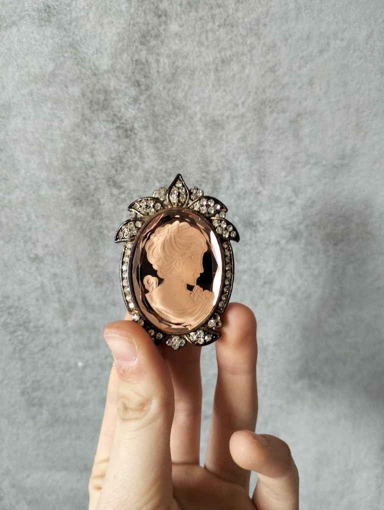 Stara broszka vintage