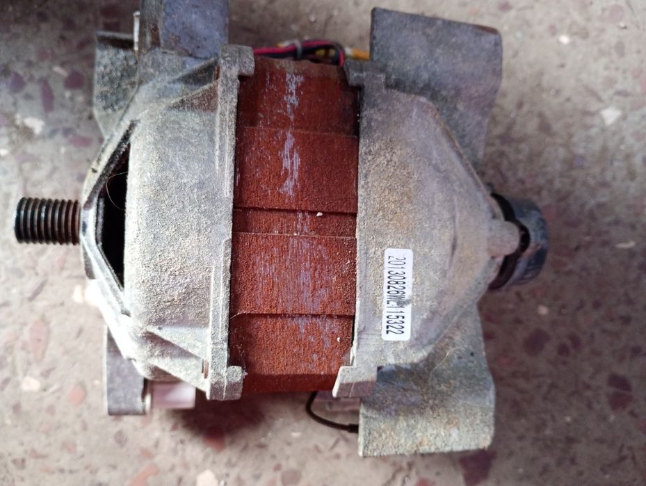 Двигатель на стиральную машину