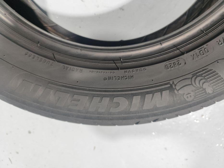 2 pneus como novos 205-60R16 Michelin - Oferta dos Portes