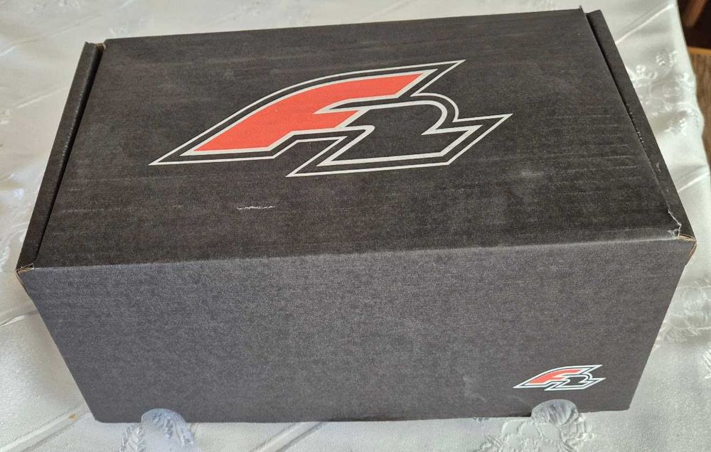 F2  wiazania snowboardowe Intec Titanium