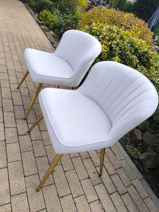 Nowe krzesła dwie sztuki aksamitne obicie salon,jadalnia,toaletka