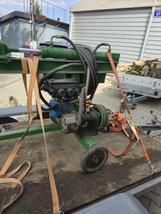 Łuparka rębak drewna  20 Ton hydrauliczna  380V 4000W