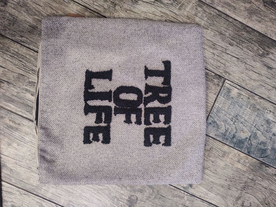 Декоративна  наволочка 40х40"Дерево життя" декорована ковровою вишивко