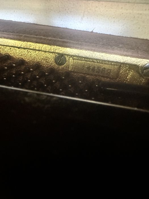 Piano vertical vintage August Förster