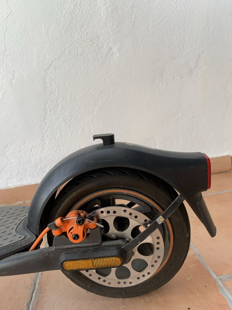 Trotineta electrica Segway Ninebot KickScooter F40E