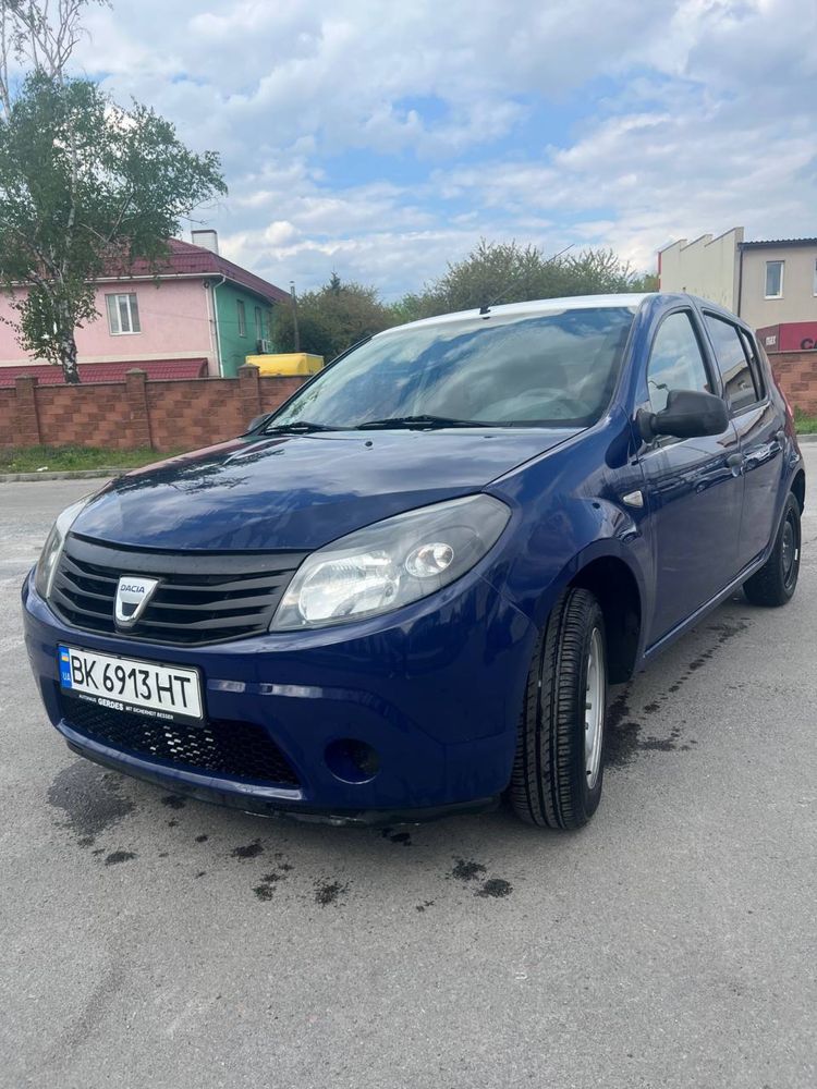 Dacia sandero 1.4 продам