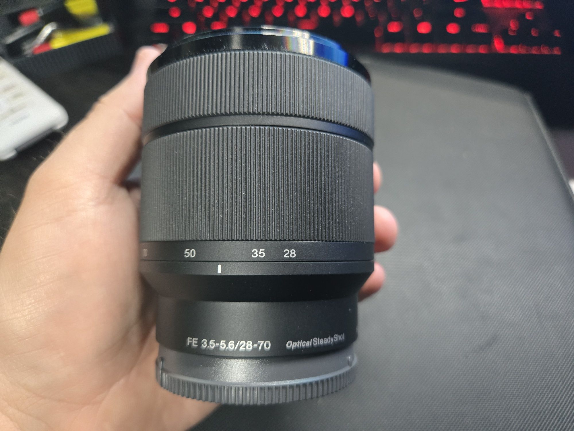 Lente 28mm a 70mm 3.5 a 5.6 Sony FE full frame
