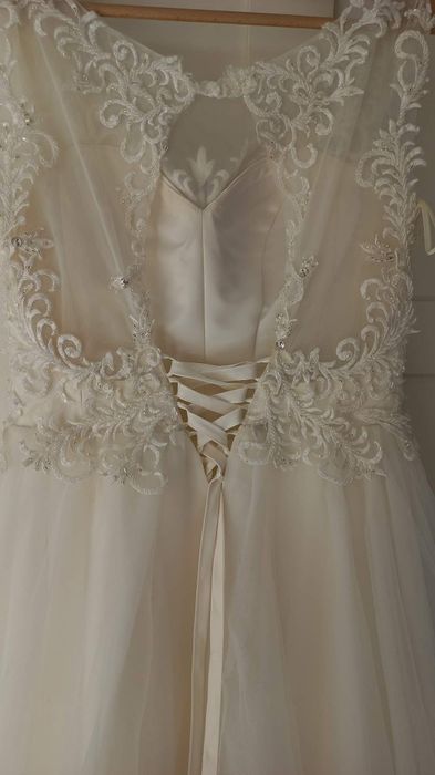 Piękna suknia ślubna