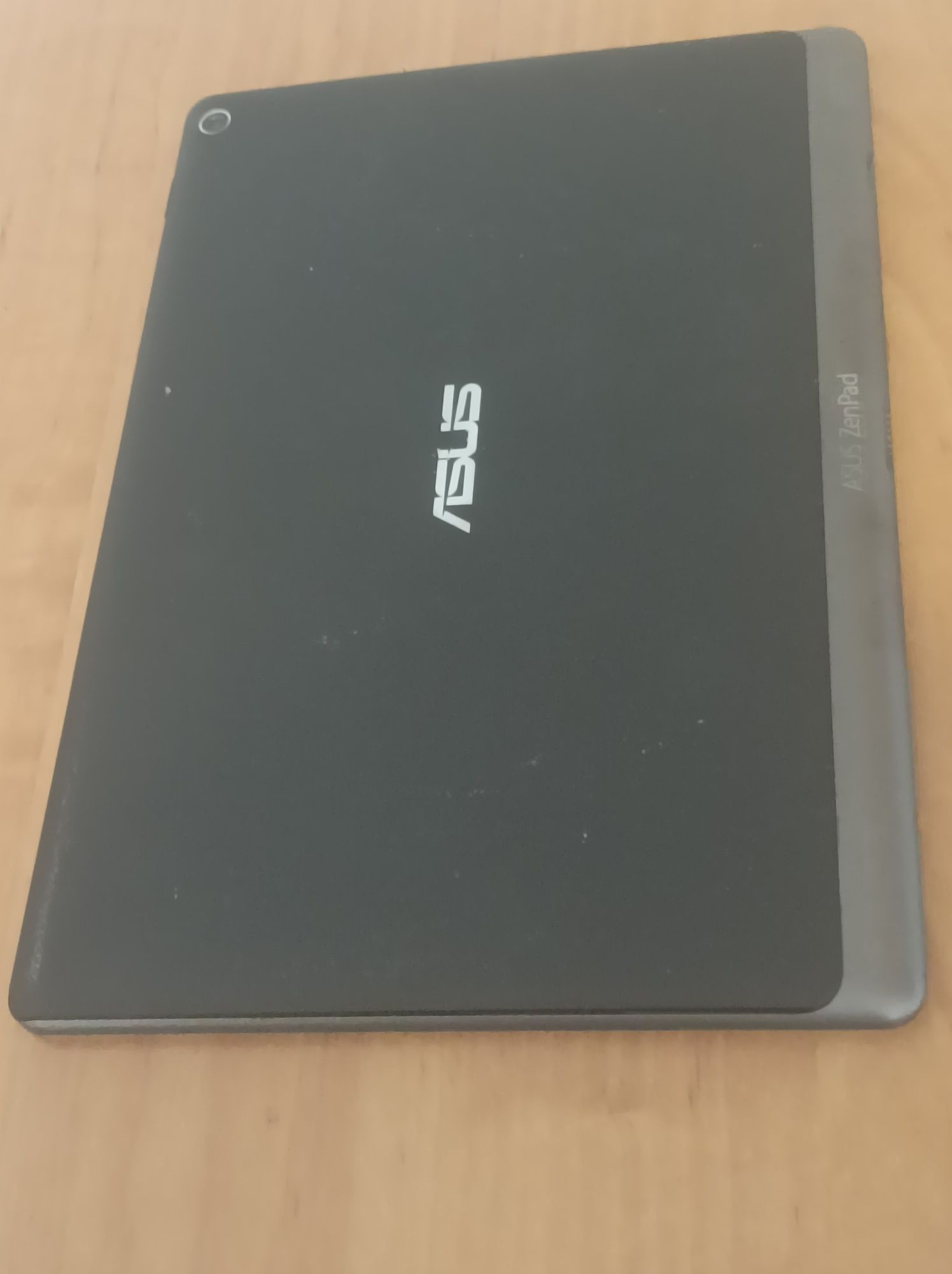 Планшет Asus  ZenPad P023